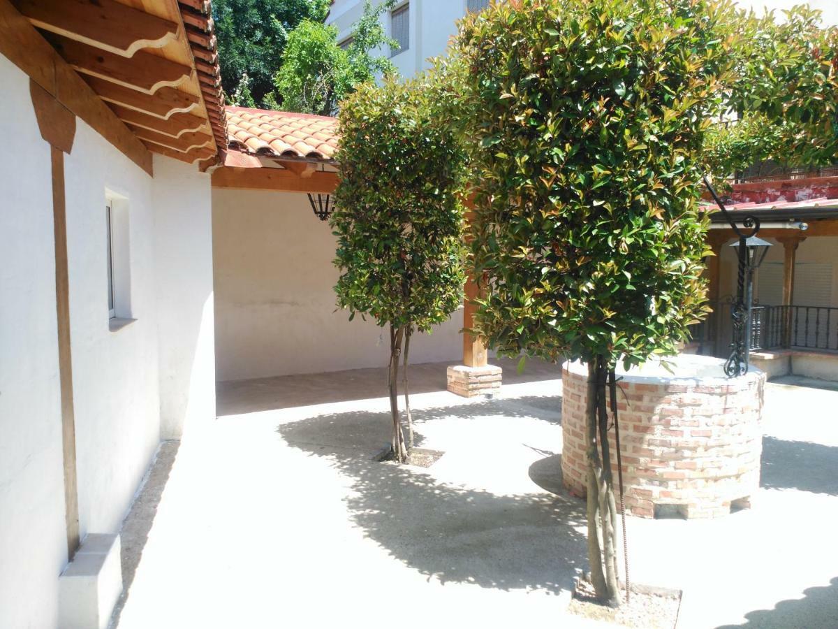 Apartamentos La Casona De Ezcaray Con Terrazas Y Patios Individuales Eksteriør billede
